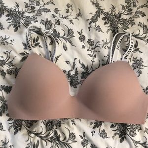 36 C t shirt lightly lined wireless bra